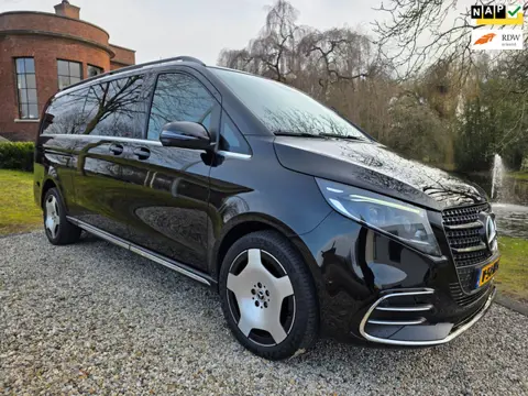 Mercedes-Benz V-KLASSE 300d XXL 4-matic AMG DC Avantgarde Edition