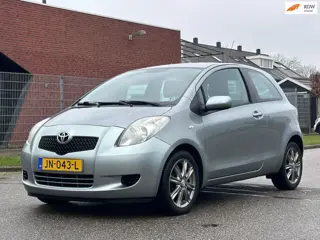 Toyota Yaris 1.3 VVTi Terra Airco*LM velgen*Dealer onderhouden*APK*Elektrische ramen*