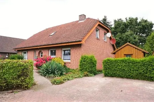 Beleggingspand, vrijst. woonhuis, 2 wooneenheden