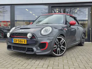 MINI Mini 2.0 John Cooper Works + CAMERA + HARMAN KARDON + AKRAPOVIC