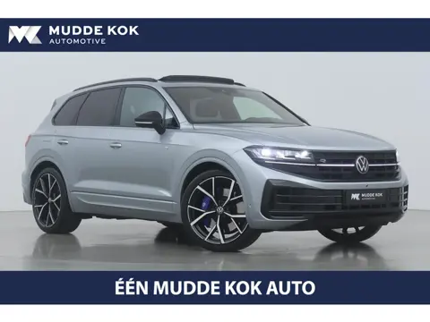 Volkswagen Touareg 3.0 TSi eHybrid 4MOTION R Edition | Luchtvering | Trekhaak | Panoramadak | Head-U