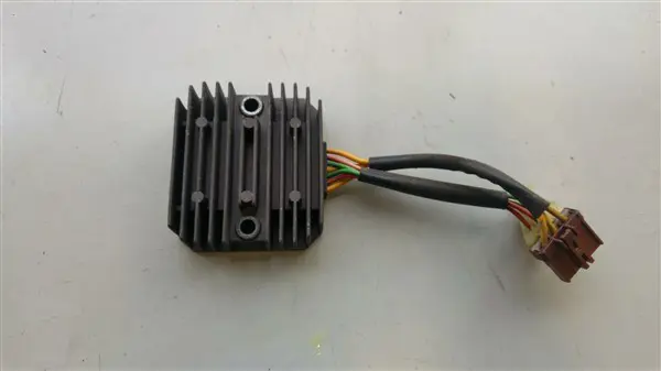 SPANNINGSREGELAAR Aprilia RSV 1000 1998 - 2000