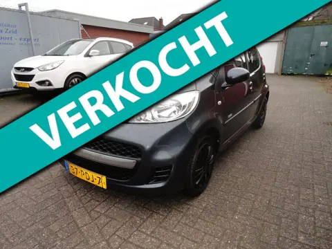 Peugeot 107 1.0-12V Millesim 200 (KM 179645 NAP AIRCO)