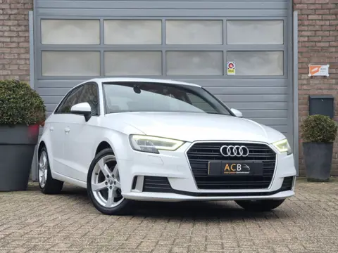Audi A3 Sportback 30 TFSI Sport Lease Edition Navigatie / Trekhaak.