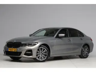 BMW 3-serie 320e M-sport | head-up | achteruitrijcamera | keyless entry | laser led | dodehoek detec