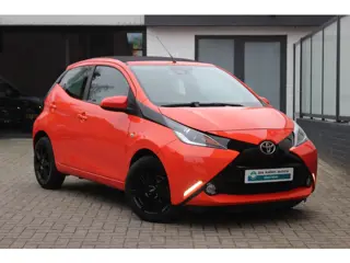 Toyota Aygo 1.0 VVT-i x-wave Dab Navi Keyless, Open Dak!