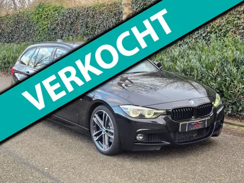 BMW 3-serie Touring M Sport CarPlay 1e EIG EXCL. BTW HUD 19inch M velgen Trekhaak Zwart NL NAP Deale