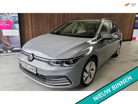 Volkswagen Golf Variant 1.5 eTSI Style DSG Camera Led Carplay Trekhaak