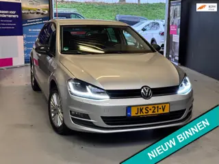 Volkswagen GOLF 1.2 TSI XENON LED PDC Stoelverwarming Garantie