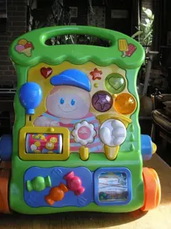 Vtech babywalker - wieltjes zijn in 2 standen te zetten