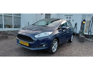 Ford Fiesta 1.0 Style Ultimate 100 % Nieuwstaat en 100 % Forddealer onderhouden