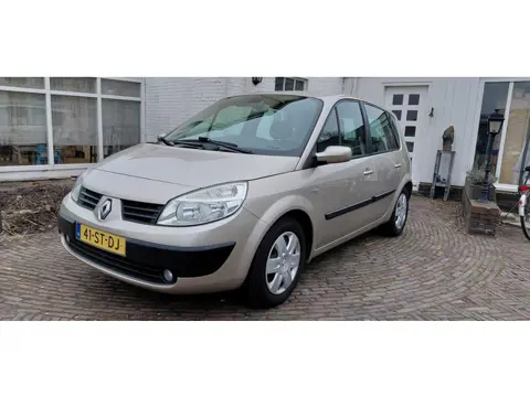 Renault Scénic 2.0-16V Dynamique Comfort, 100 % Renaultdealer onderhouden.In Excellent mooie en goed