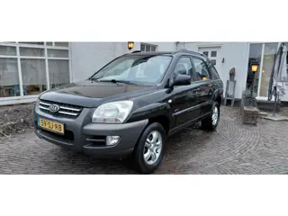 Kia Sportage 2.0 CVVT Comfort 4X4 Zeer mooi. Top onderhouden auto van de 1e Eig. Nieuwe Distributie/