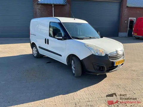 Opel COMBO VAN 1.3 CDTi L1H1 Euro 6 Gesloten ruimte met zijschuifdeur en deuren geleverd met nieuwe 
