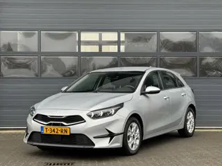 KIA CEED 1.0 T-GDI DYNAMICLINE I P-CAMERA I ADAPT. CRUISE CONTROL I APPLE CARPLAY I NAVIGATIE