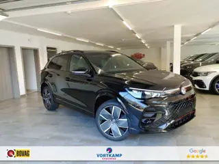 VOLKSWAGEN TIGUAN 1.5 eTSI R-LINE LEDER/PANO-DAK/TREKHAAK/CAMERA/ACC