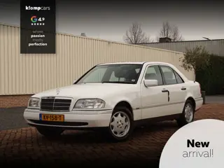Mercedes-Benz C-Klasse 180 Classic | Youngtimer! | Notenhout | Automaat | 2e Eig. | Uniek kmstand.