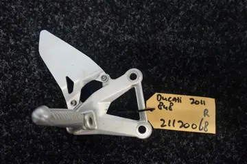 RECHTER SCHETSPLAAT Ducati 848 2008 - 2010