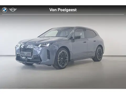 BMW iX xDrive M70 | Comfort Pack | Innovation Pack | Trekhaak | Showroomvoordeel