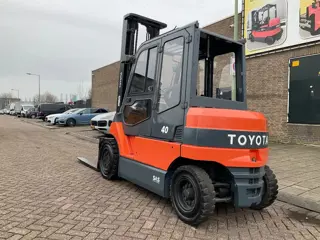 Toyota 7FBMF40 4000KG 4.50METER HEFTRUCK (bj 2011)