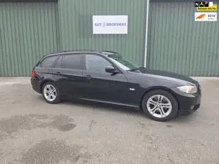 BMW 3-serie Touring 320i Business Line - AUTOMAAT - GOED ONDERHOUDEN - LM VELGEN - NAVIGATIESCHERM