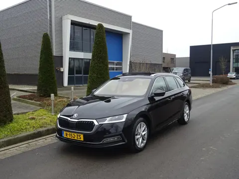 Skoda Octavia Combi 1.4 TSI iV PHEV Sportline | Panodak |100% Onderhouden
