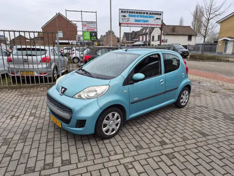 Peugeot 107 1.0-12V Millesim 200