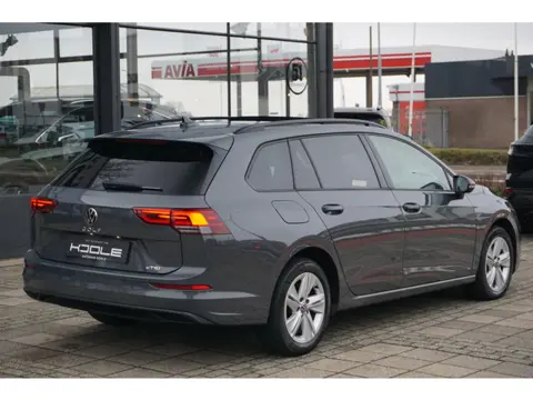 Volkswagen Golf Variant 1.0 eTSI Life | PANO | H&K