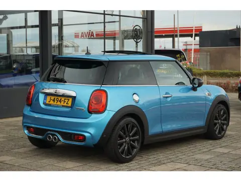 Mini Mini 2.0 Cooper S Chili Serious Business | Pano | LED