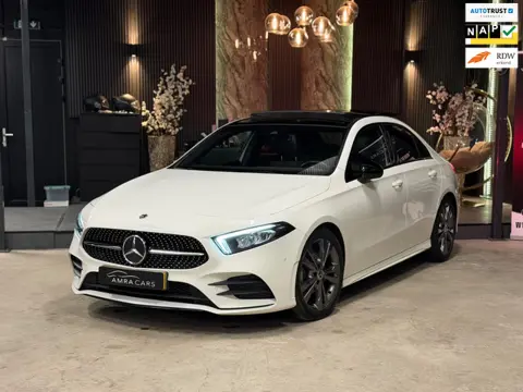 Mercedes-Benz A-klasse 200 Limousine Night Edition|AMG|PANO|SFEER|CAM