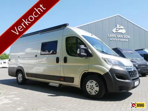 Clever 6.40 Mtr Buscamper, Extra lange Lengtebedden (208 Cm)