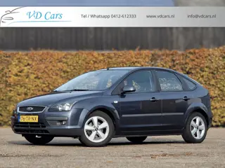 Ford Focus 1.6-16V Futura AUTOMAAT*Nieuwe Distributieriem*Trekhaak*Airco