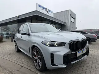 BMW X5 xDrive50e M Sport Pro Skylounge | Comfort Stoel | Brooklyn | Softclose | Iconic Glow