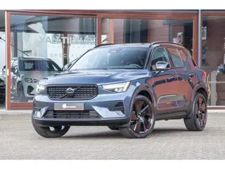 VOLVO XC40 2.0 B3 PLUS BLACK EDITION