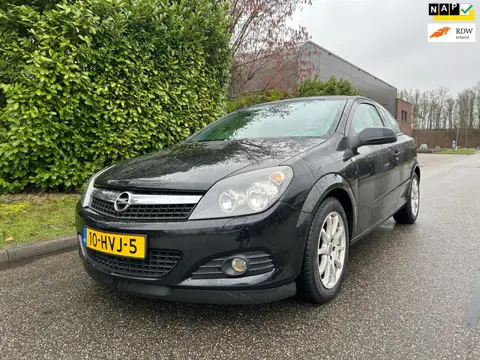 Opel Astra GTC 1.6 Temptation NAP / Parkeersensoren
