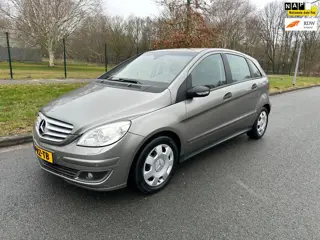 Mercedes-Benz B-klasse 200 Navi Parker Sensoren Stoelverwarming en met nog 183000 dkm op teller