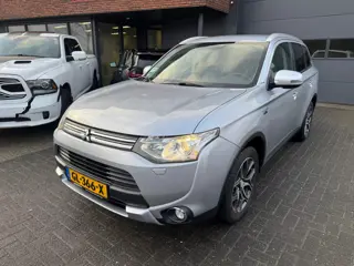 Mitsubishi Outlander 2.0 PHEV Executive Edition X-Line XENON CAMERA TREKHAAK