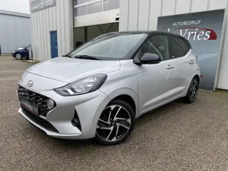 Hyundai I10 1.2 MPI 85PK / Clima / Navi / Cruise / Carplay / Stuur en stoelverw. / Camera / PDC / LM