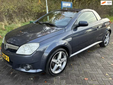 Opel Tigra TwinTop 1.4-16V Rhythm | NAP | Airco