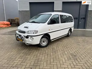 Hyundai H 200 2.5 CRDI lang persoon passenger car