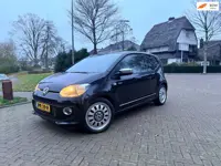 Volkswagen Up! Black! | Panorama dak | Cruise | Airco | Stoelverwarming