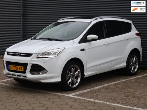 Ford Kuga 1.5 Titanium Styling Pack 4WD|Pano|Autopark|Automaat|Leder