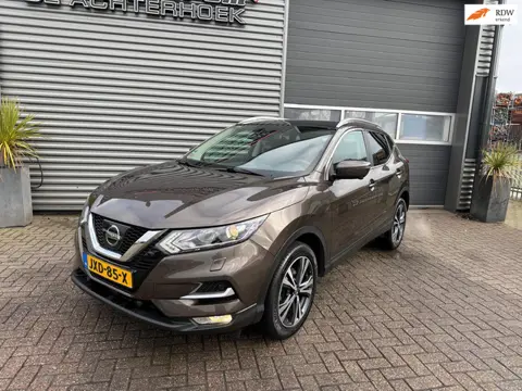 Nissan Qashqai 1.2 Tekna Pano / 1-Jaar garantie / Trekhaak!!