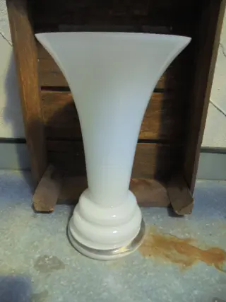 VAAS TROMPET WIT GLAS h 30 X DIA 17,5 CM Nieuw