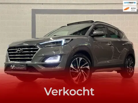 Hyundai Tucson 1.6 T-GDI Premium Plus / TREKHAAK / CARPLAY / PANO / 360 CAMERA / DODEHOEK / STOELVER