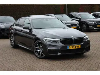 BMW 5 Serie 540i High Exe. M Sport / Trekhaak / Schuifdak / Camera / Leder / Keyless / 20'' / Stoelv