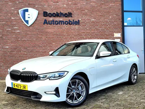 BMW 3-serie 330e Sport Line 292PK, M-stuur, HIFI, Leer, (1e eig. NL NAP)