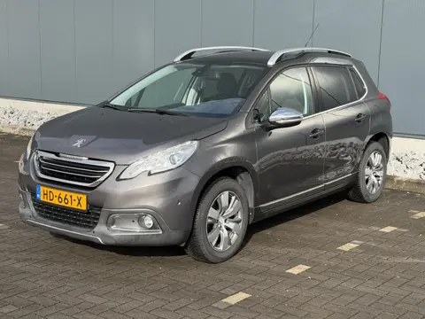 Peugeot 2008 1.2 PureTech Allure | Automaat | NAP | 1e eigenaar | Panoramadak | Navigatie | PDC V+A