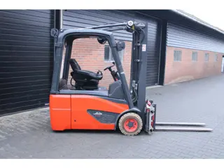 Linde E16 heftruck elektrische triplex lepelverstelling sideshift