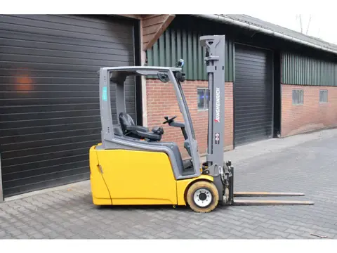 Jungheinrich EFG218k heftruck elektrische triplex 4 functies